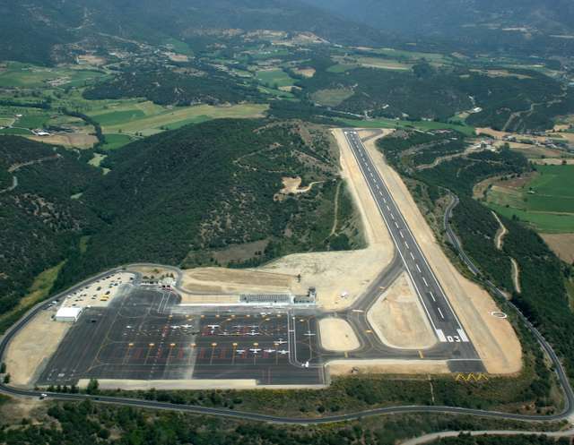 安道尔－赛奥德乌赫尔机场 (西班牙 加泰罗尼亚 莱里达省 蒙特费雷里卡斯特利沃)