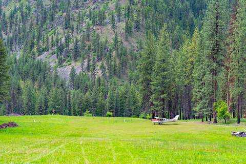 坎贝尔渡轮简易机场 (美国 爱达荷州 爱达荷县)