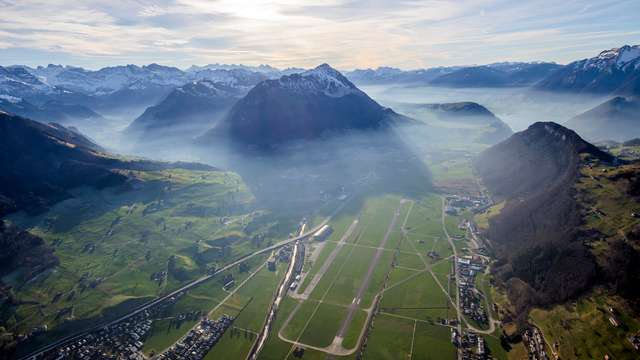 布奥克斯机场 (瑞士 下瓦尔登州 布奥克斯)