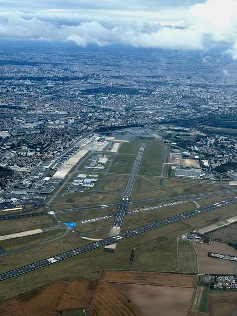 巴黎－勒布尔歇机场 (法国 法兰西岛大区 塞纳-圣但尼省 勒布尔歇、法兰西地区博讷伊、迪尼、戈内斯)