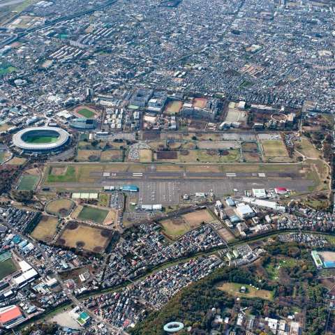 调布机场 (日本 东京都 调布市、三鹰市、府中市)